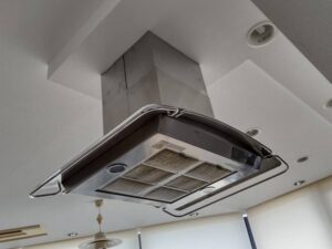 静岡キッチン取付け隊　センターレンジフードの取替　施工前